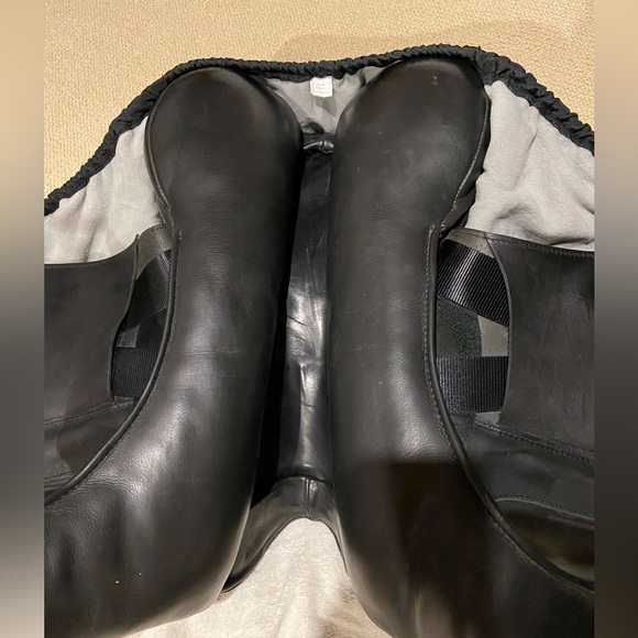 Custom Saddlery Steffen’s Advantage Dressage Saddle 17.5 M - Picture 16 of 16